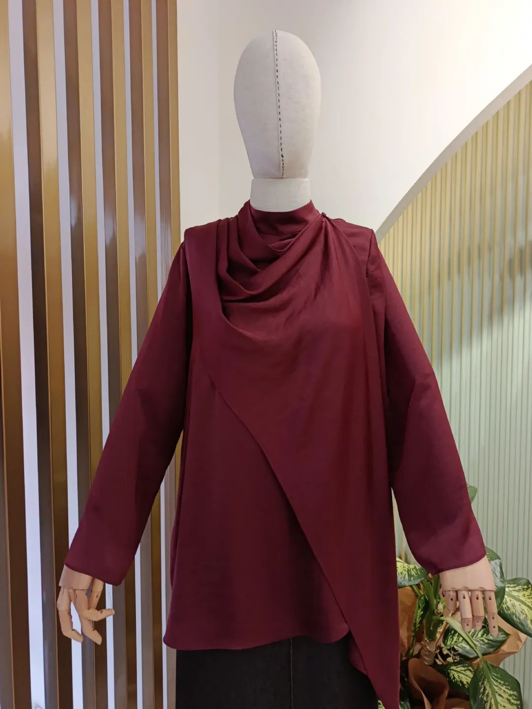 Sal-Detayli-Saten-Gomlek-Bordo