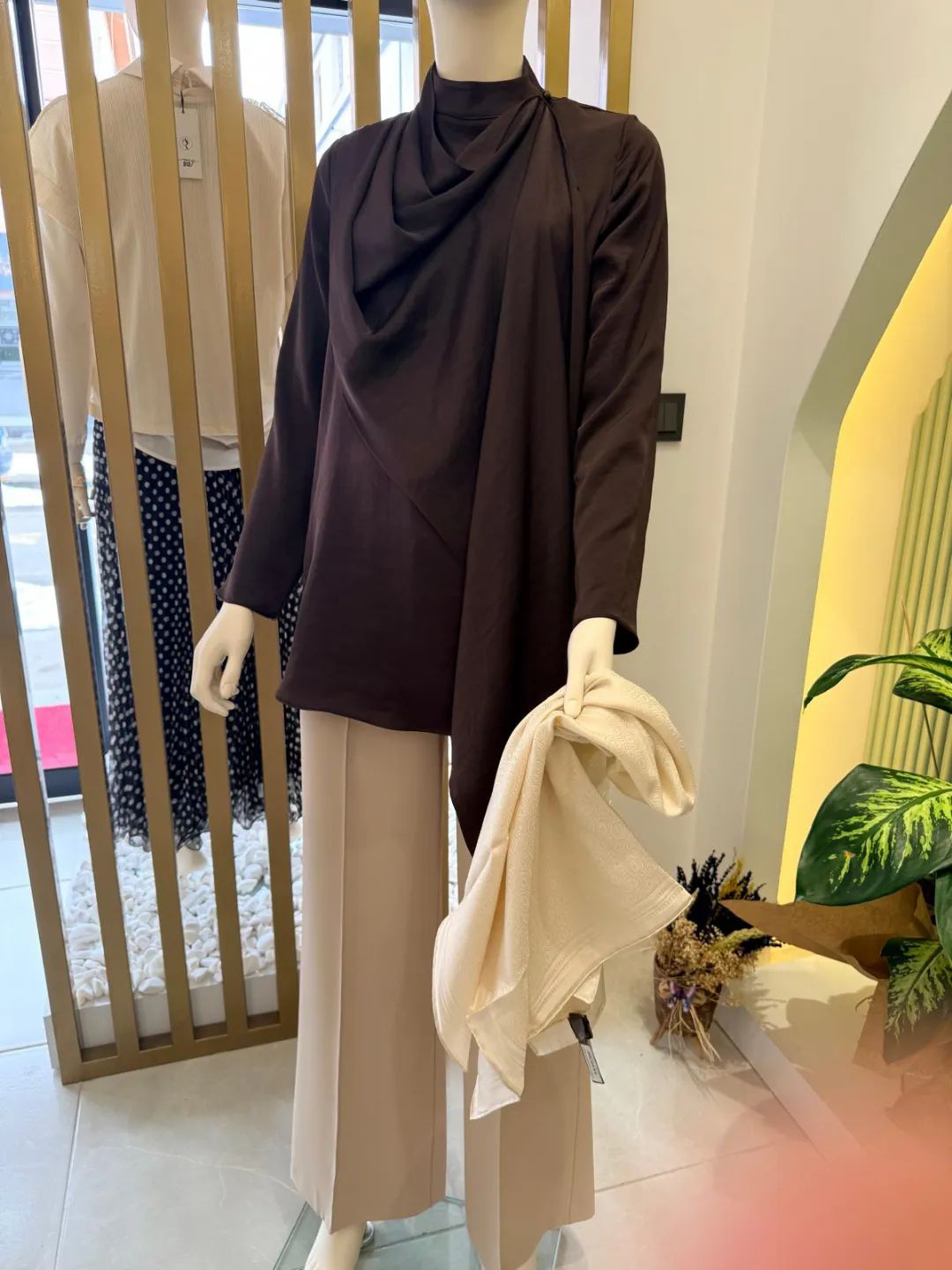 �al Detayl� Saten G�mlek Koyu Kahve