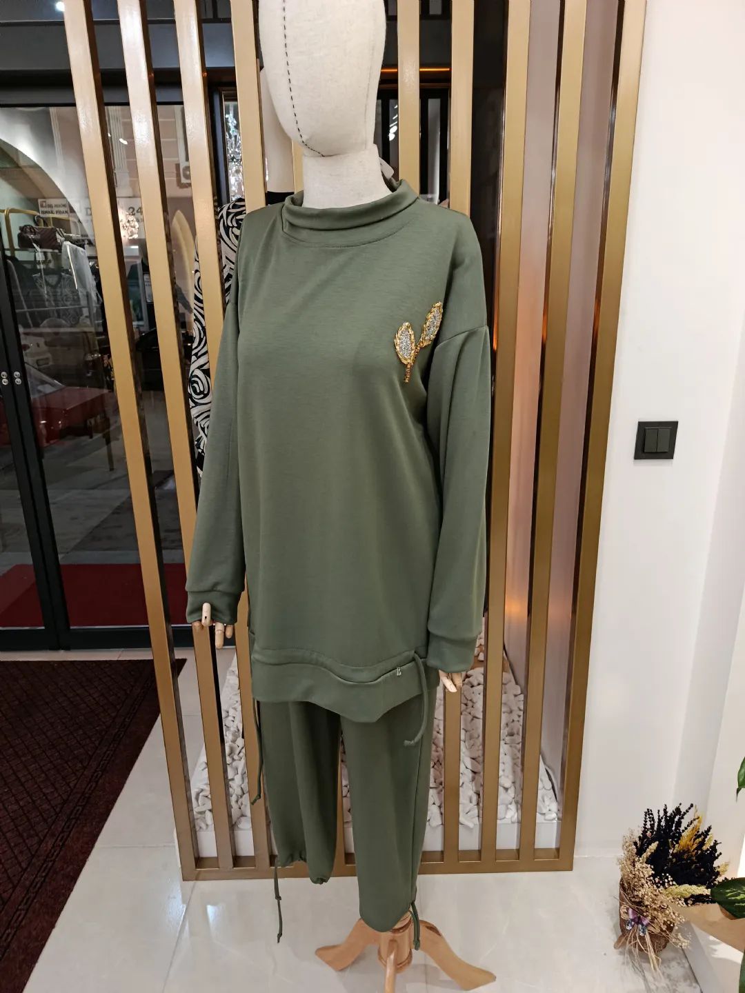 Salvar-Pantolonlu-Takim-Haki