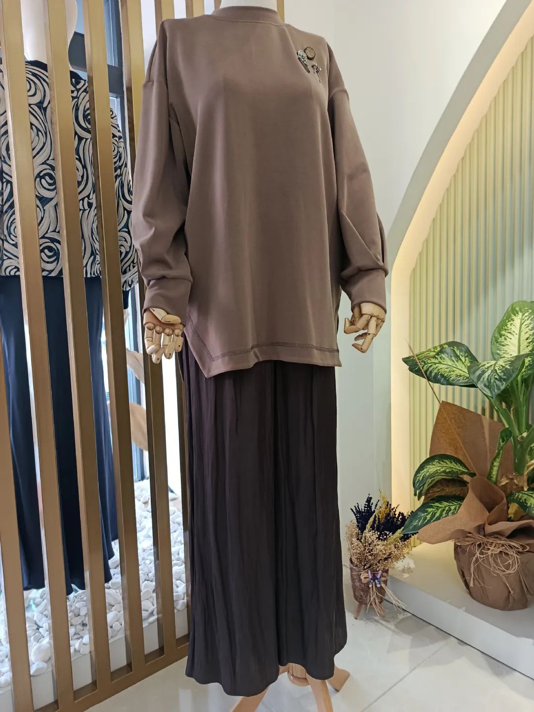 Saten-Pantolonlu-Takim-Kahverengi