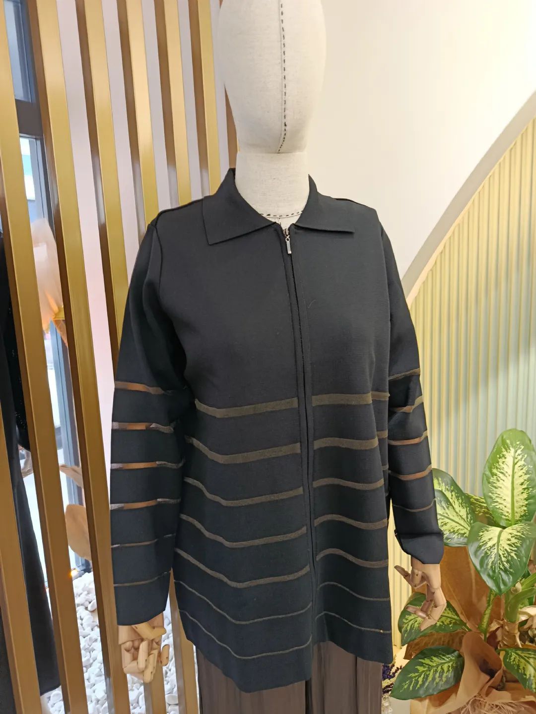 Serit-Detayli-Triko-Hirka-Siyah