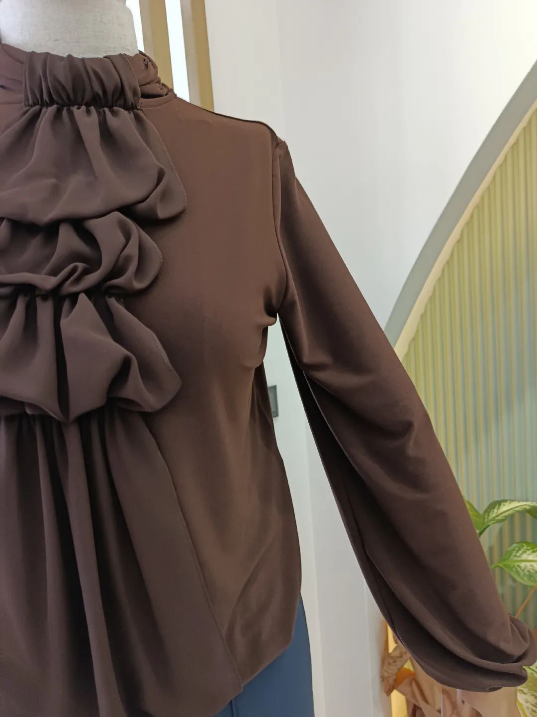 Sifon-Kat-Detayli-Gomlek-Aci-Kahve
