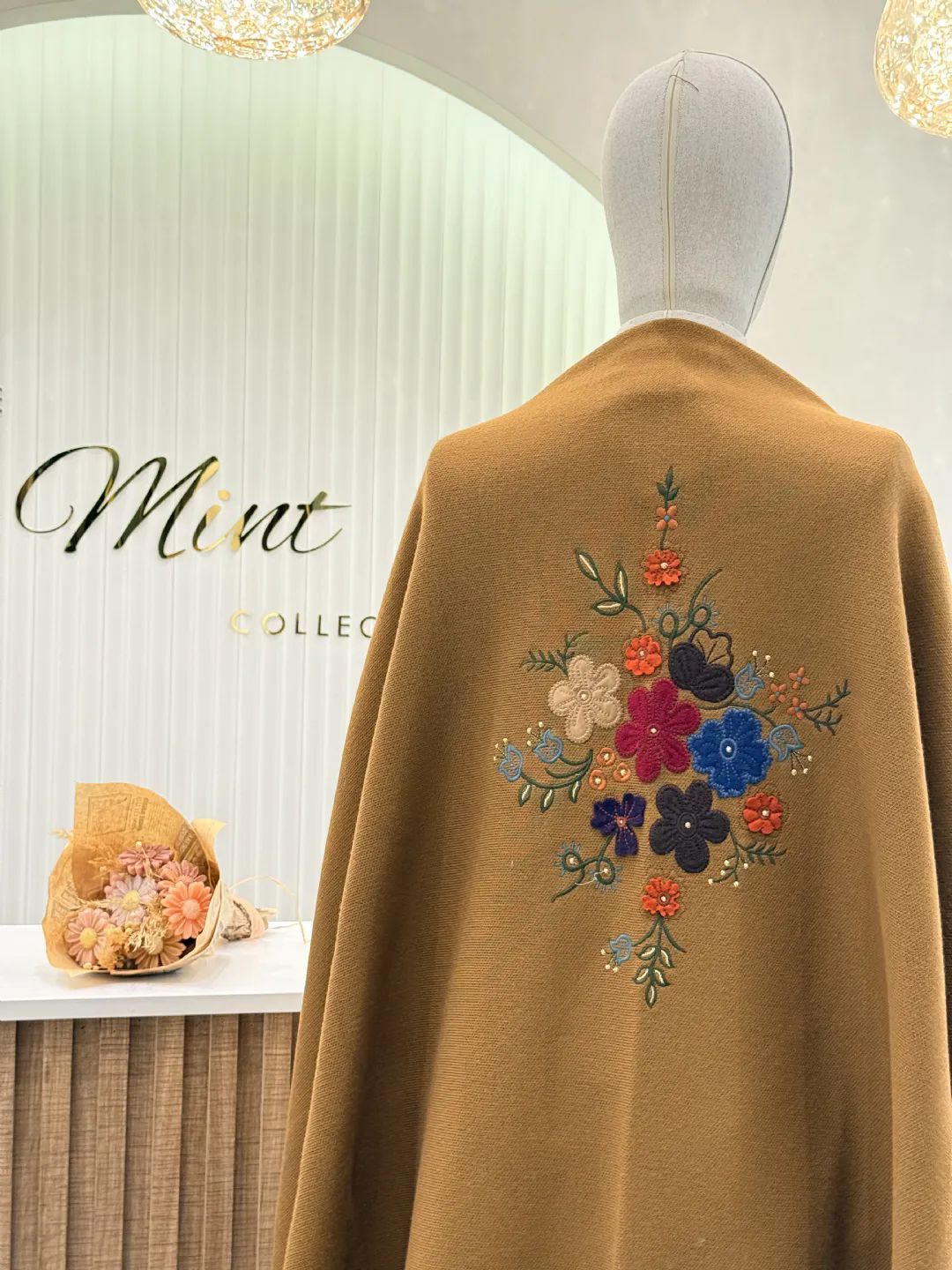 Sirti-islemeli-Yun-Omuz-Sali-Kahve