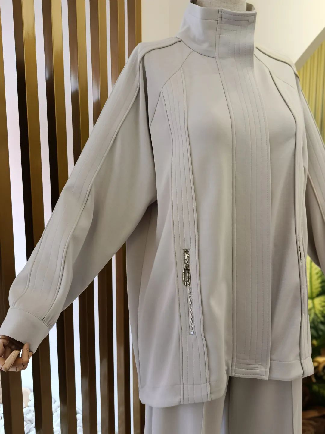 Spor Diki� Detayl� Ta�l� Elcikli Tak�m Bej