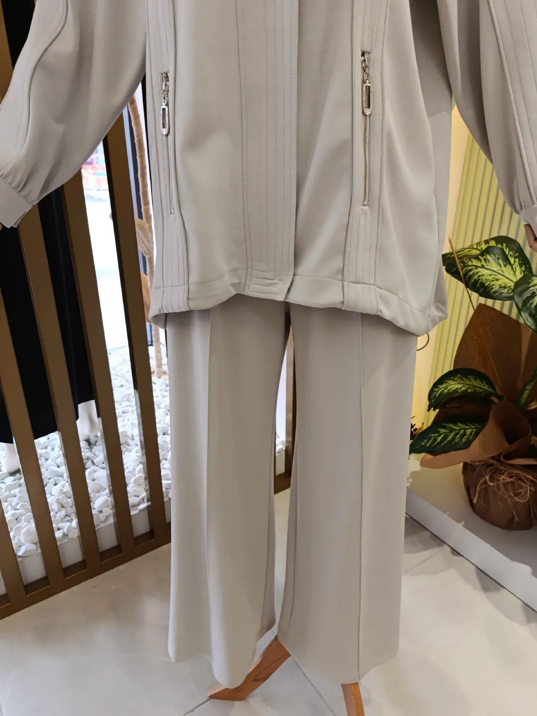 Spor-Dikis-Detayli-Tasli-Elcikli-Takim-Bej