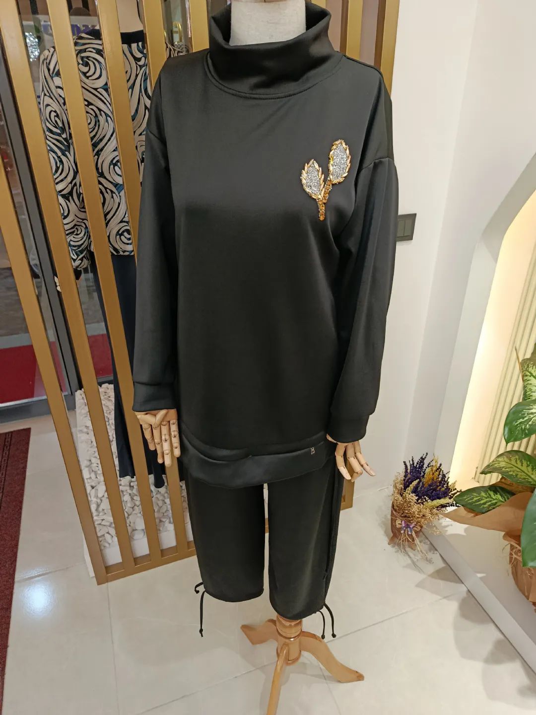 Sukuba Kuma� �alvar Pantolonlu Tak�m Siyah