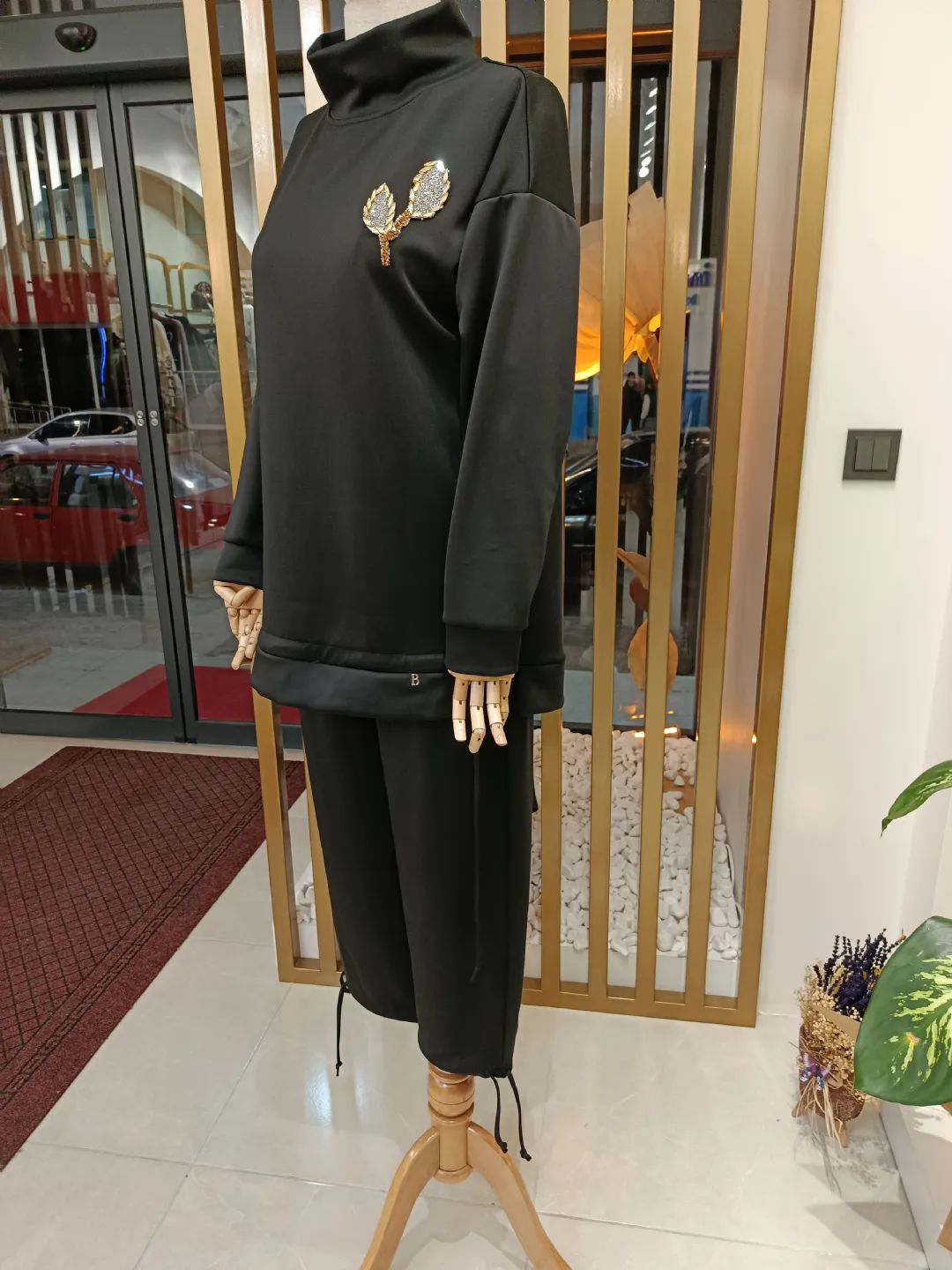 Sukuba Kuma� �alvar Pantolonlu Tak�m Siyah