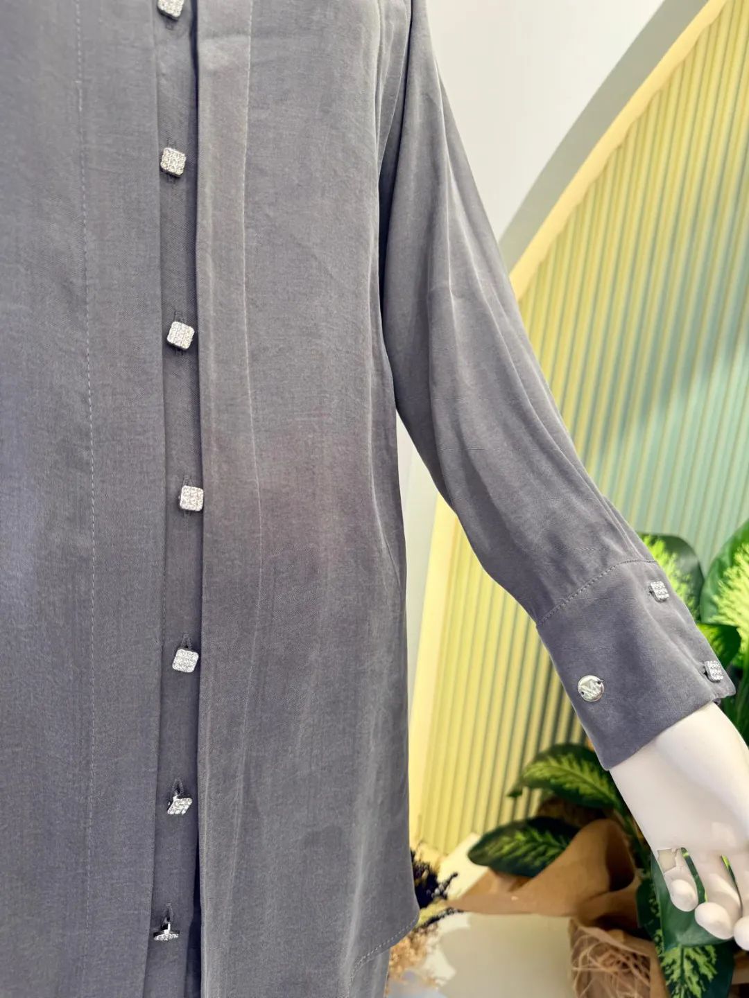 Ta�lanm�� ipek Tak�m Gri