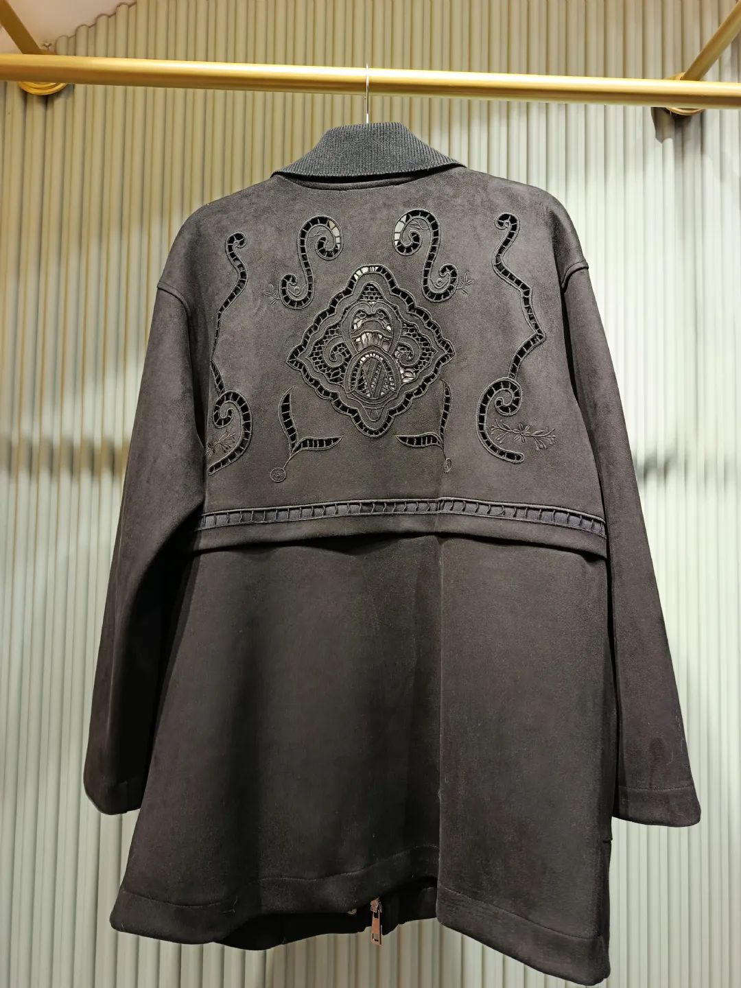 T�� Triko Nak�� Detayl� Kap Siyah