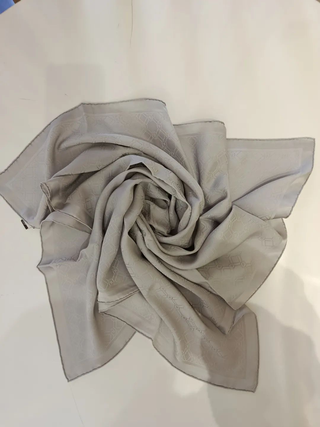 Vakko-Jakarli-Ipek-Esarp-Acik-Gri