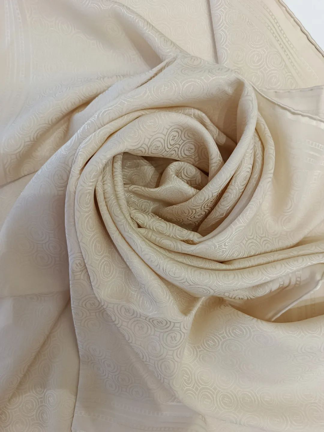 Vakko-Jakarli-Ipek-Esarp-Bej