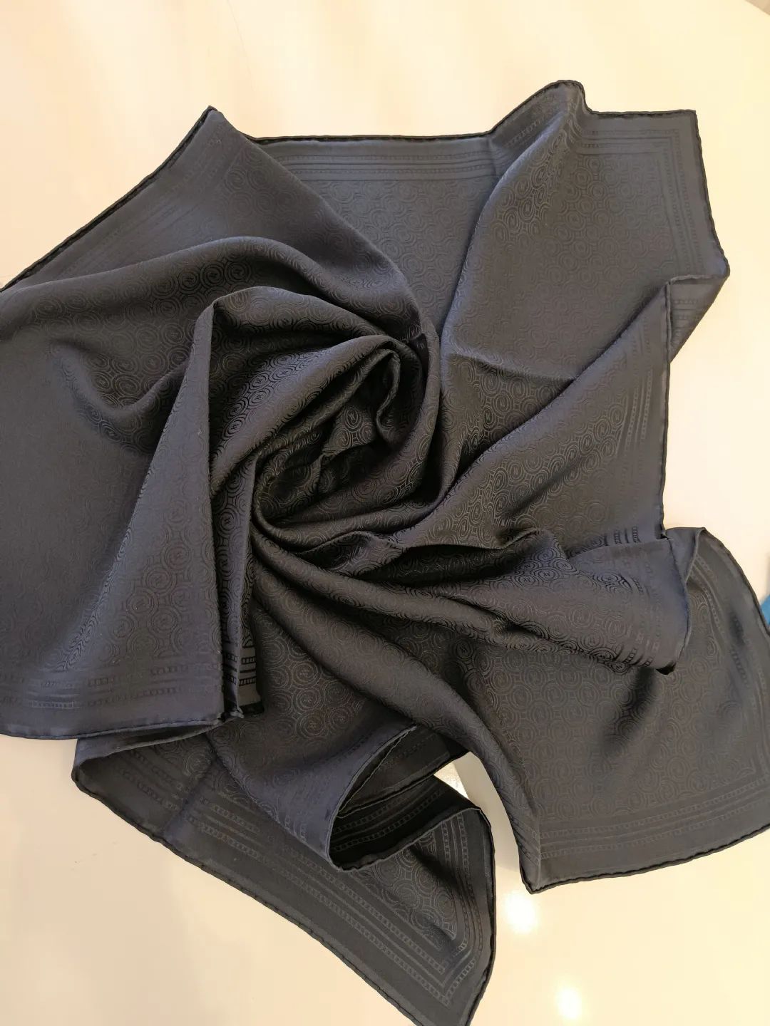 Vakko-Jakarli-Ipek-Esarp-Lacivert