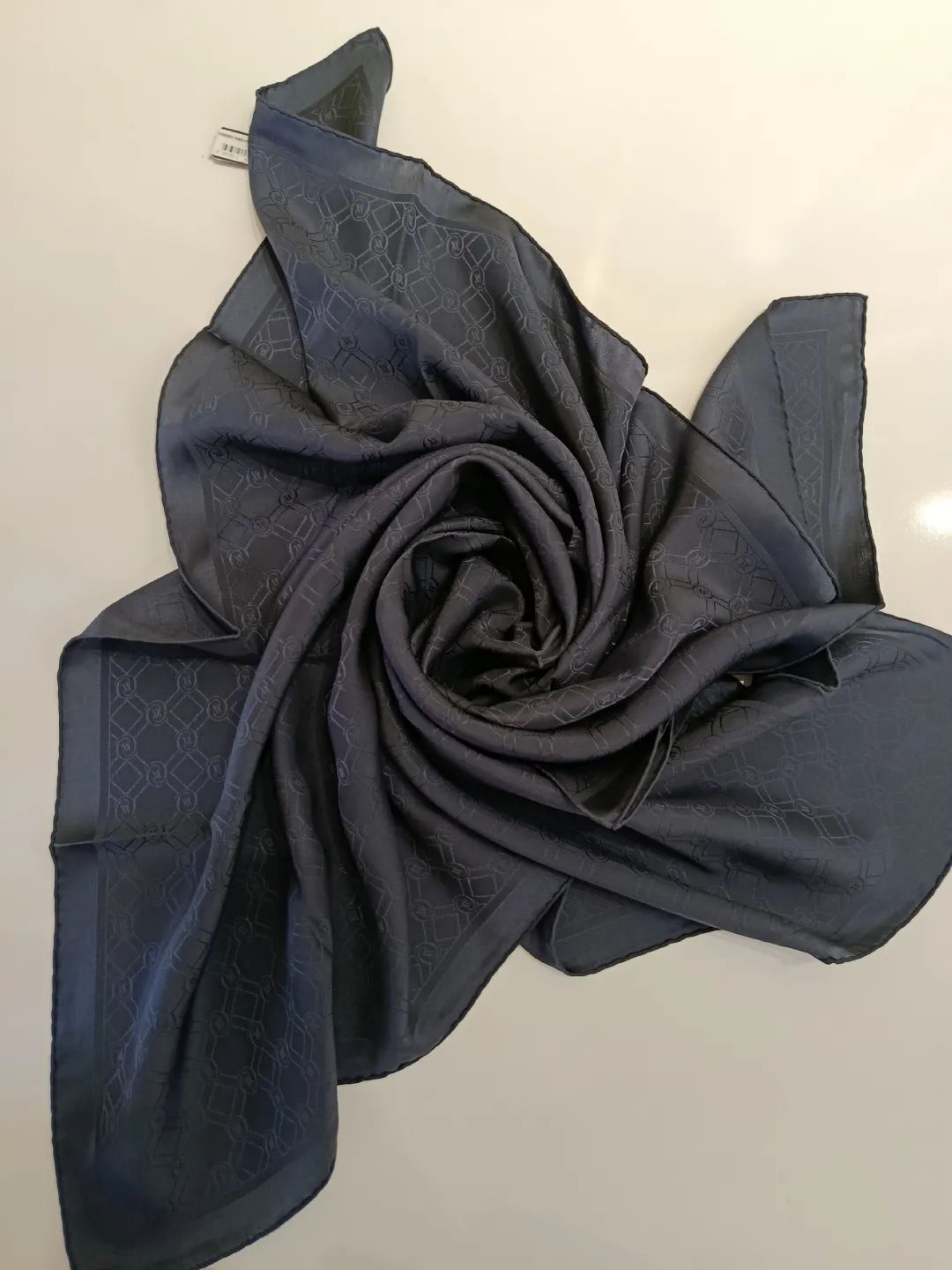 Vakko-Jakarli-Ipek-Esarp-Lacivert