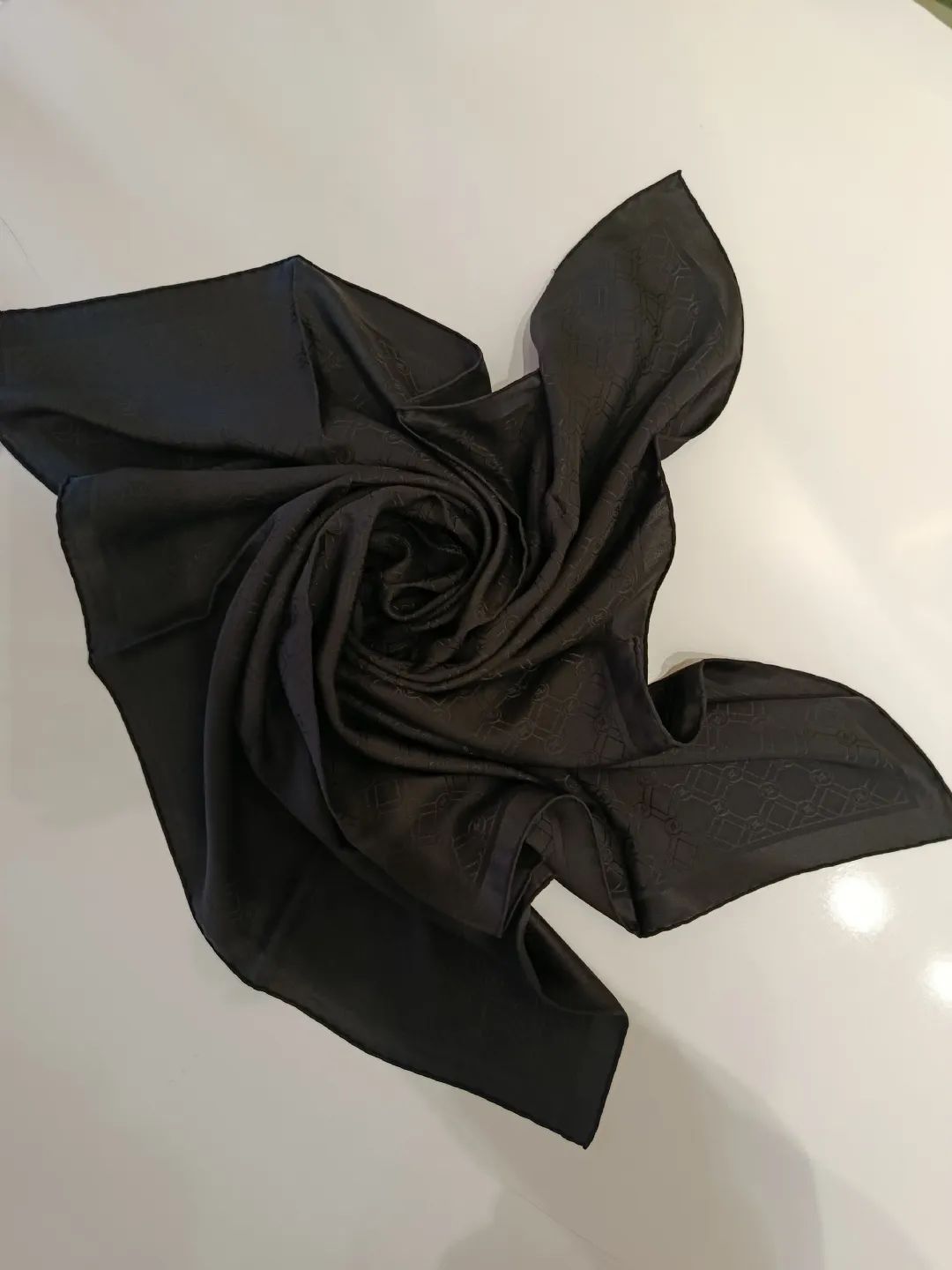 Vakko Jakarl� �pek E�arp Siyah