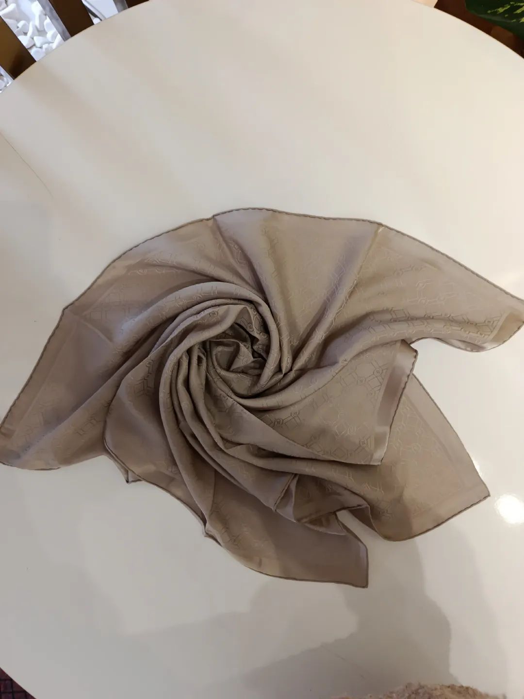 Vakko-Jakarli-Ipek-Esarp-Vizon