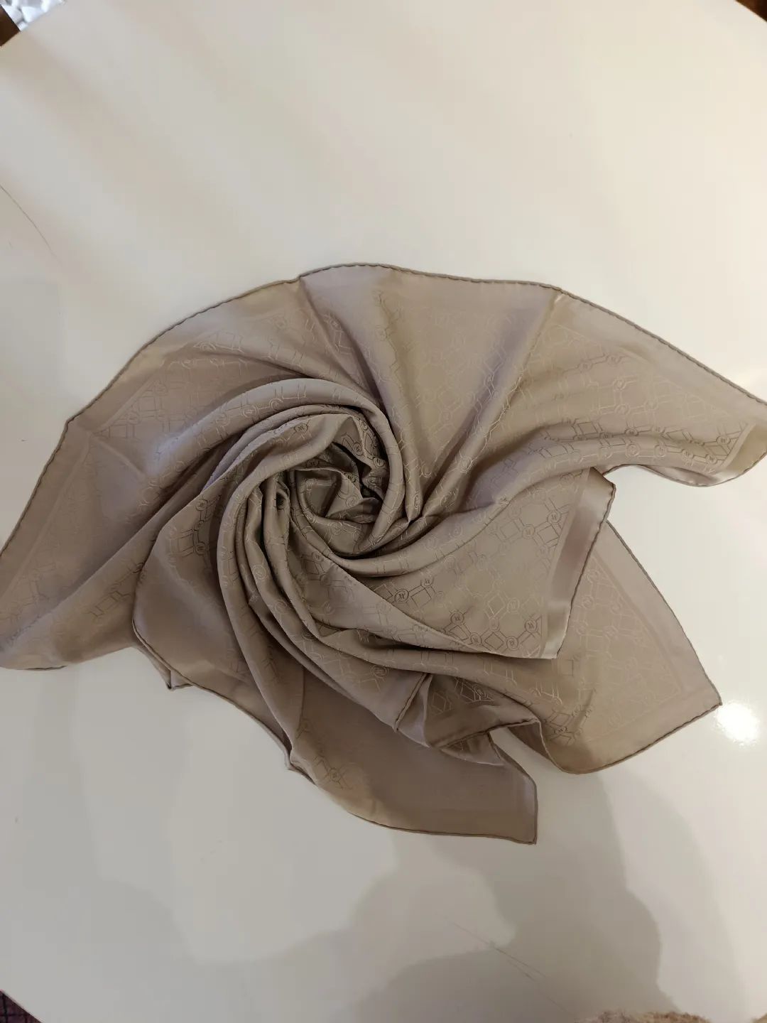 Vakko-Jakarli-Ipek-Esarp-Vizon