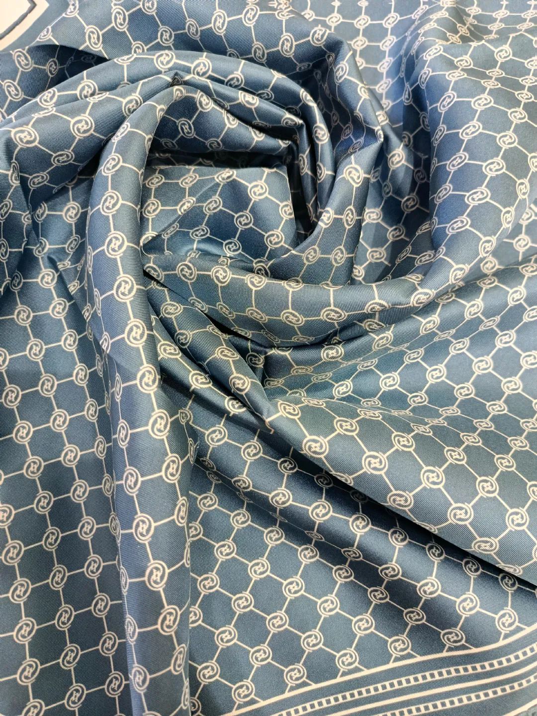 Vakko Monogram Twill �pek E�arp A��k Kot Mavisi