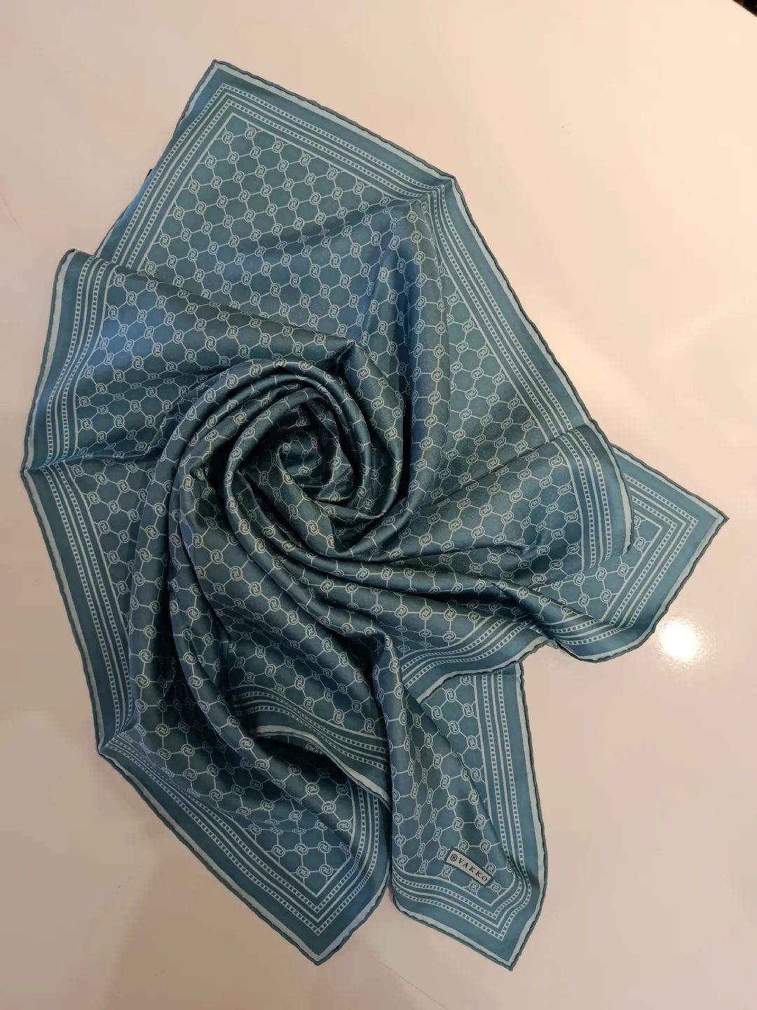 Vakko-Monogram-Twill-Ipek-Esarp-Acik-Mavi