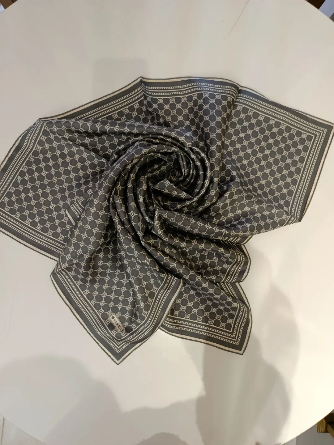 Vakko-Monogram-Twill-Ipek-Esarp-Gri