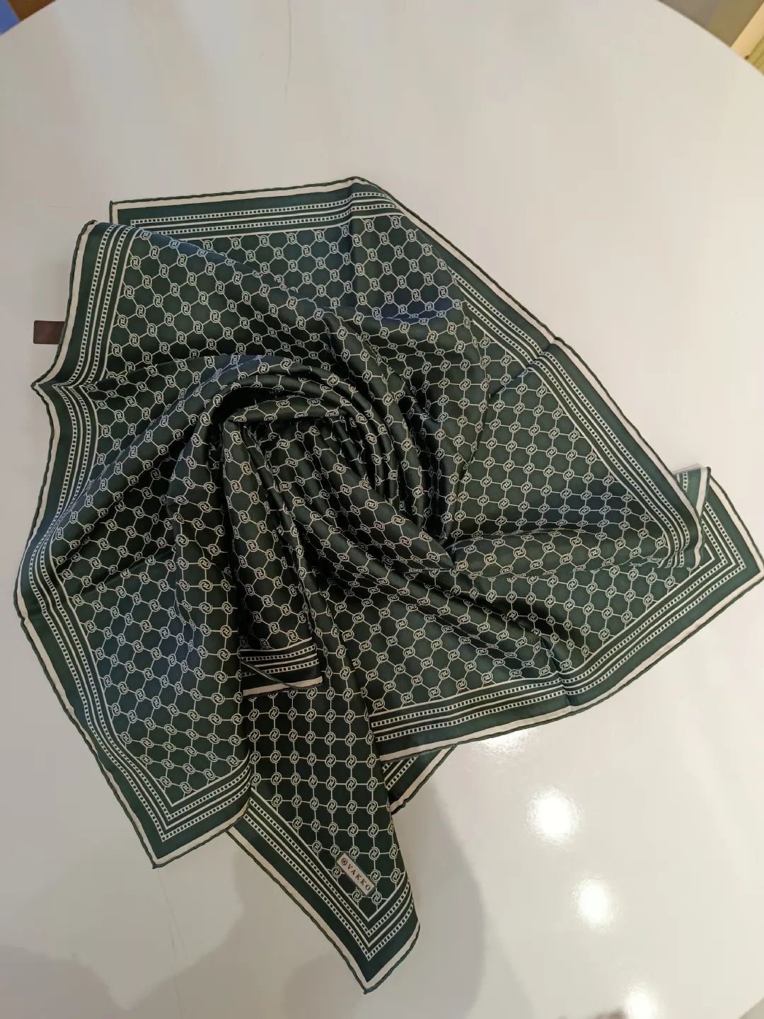 Vakko-Monogram-Twill-Ipek-Esarp-Koyu-Yesil