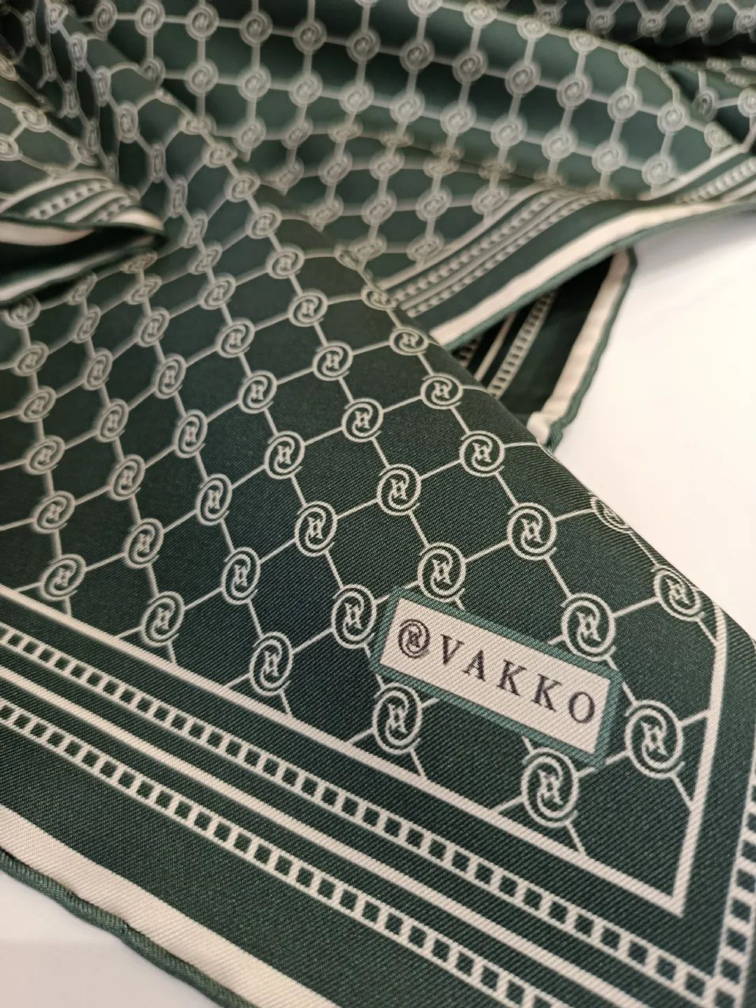 Vakko-Monogram-Twill-Ipek-Esarp-Koyu-Yesil