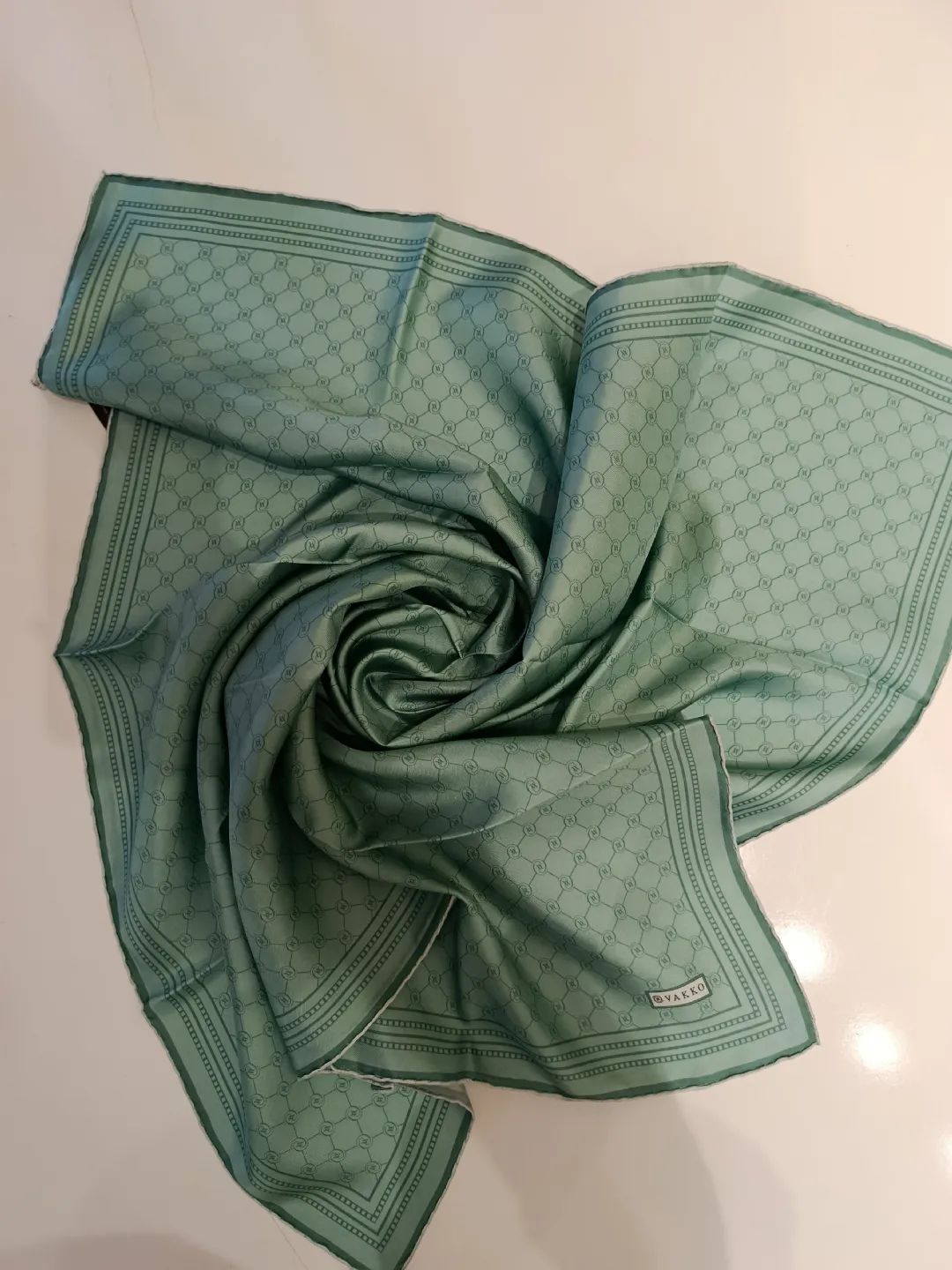 Vakko-Monogram-Twill-Ipek-Esarp-Mint-Yesili