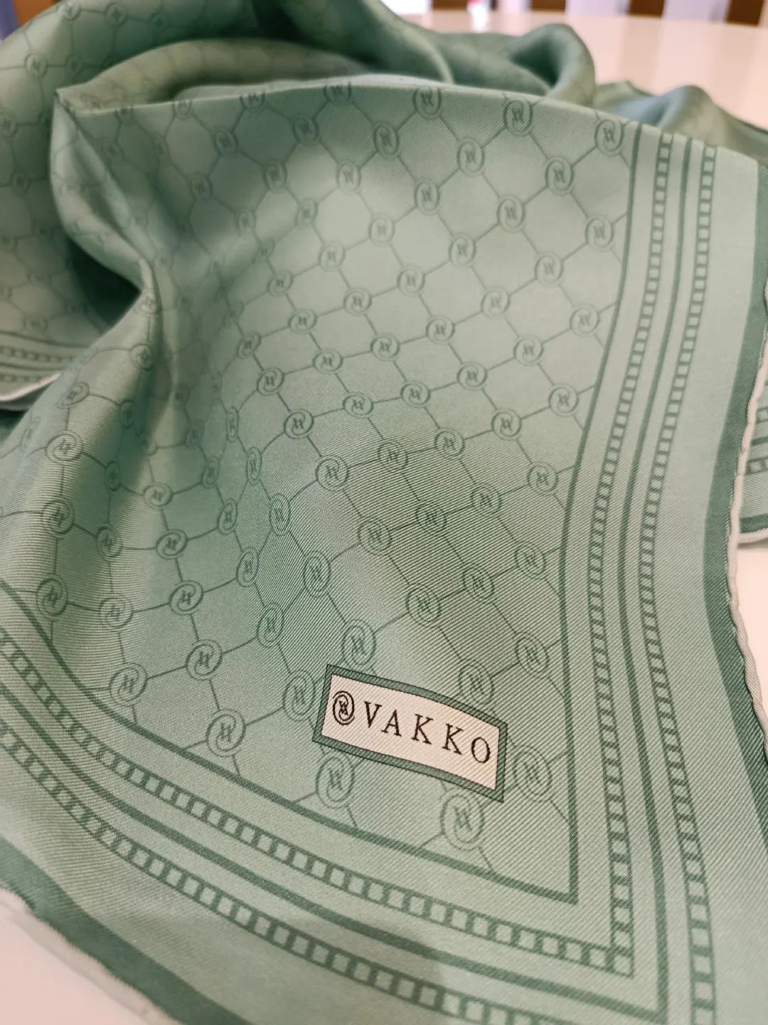 Vakko-Monogram-Twill-Ipek-Esarp-Mint-Yesili