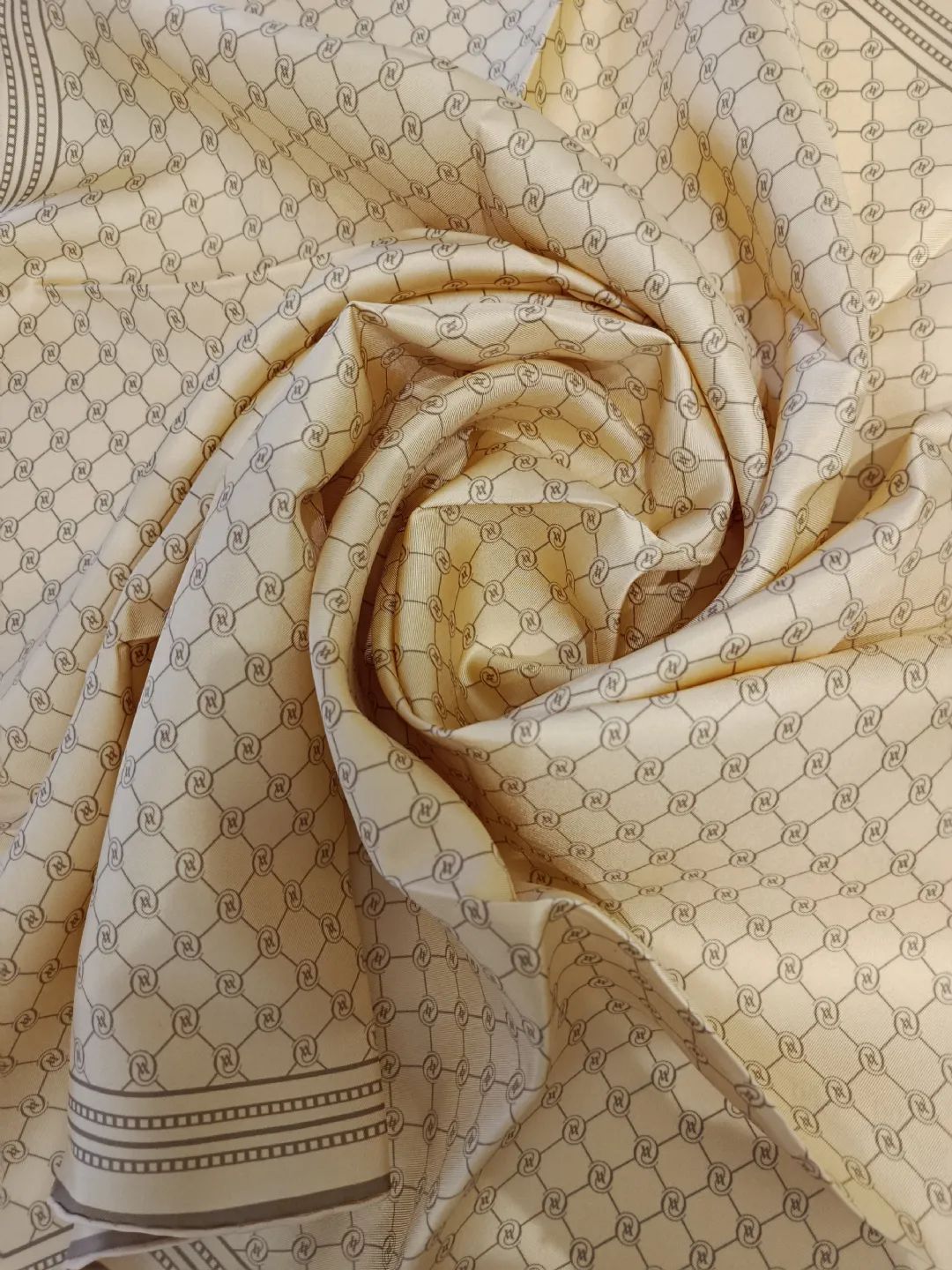 Vakko Monogram Twill �pek E�arp Sar�