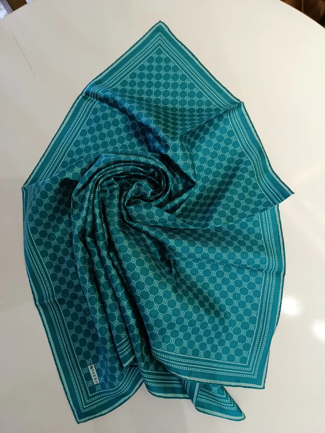 Vakko-Monogram-Twill-Ipek-Esarp-Turkuaz