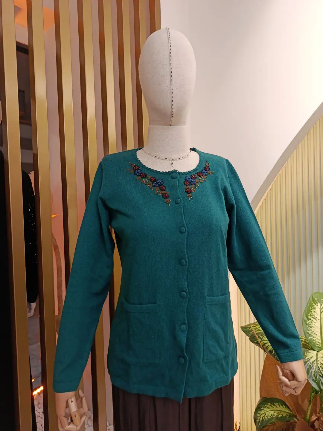 Yakasi-Islemeli-Hirka-Koyu-Ordek-Basi