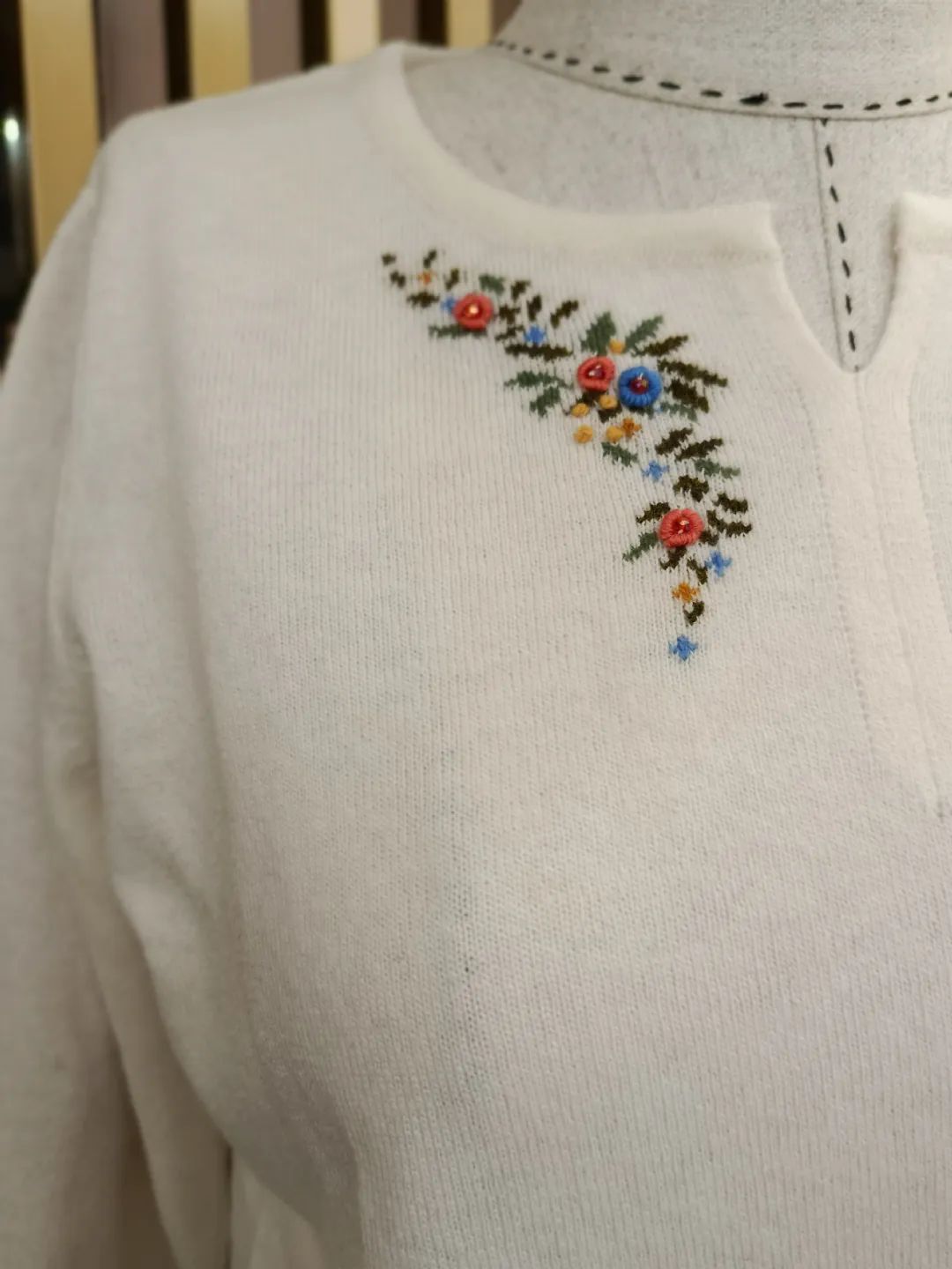 Yakasi-Islemeli-Kazak-Kemik