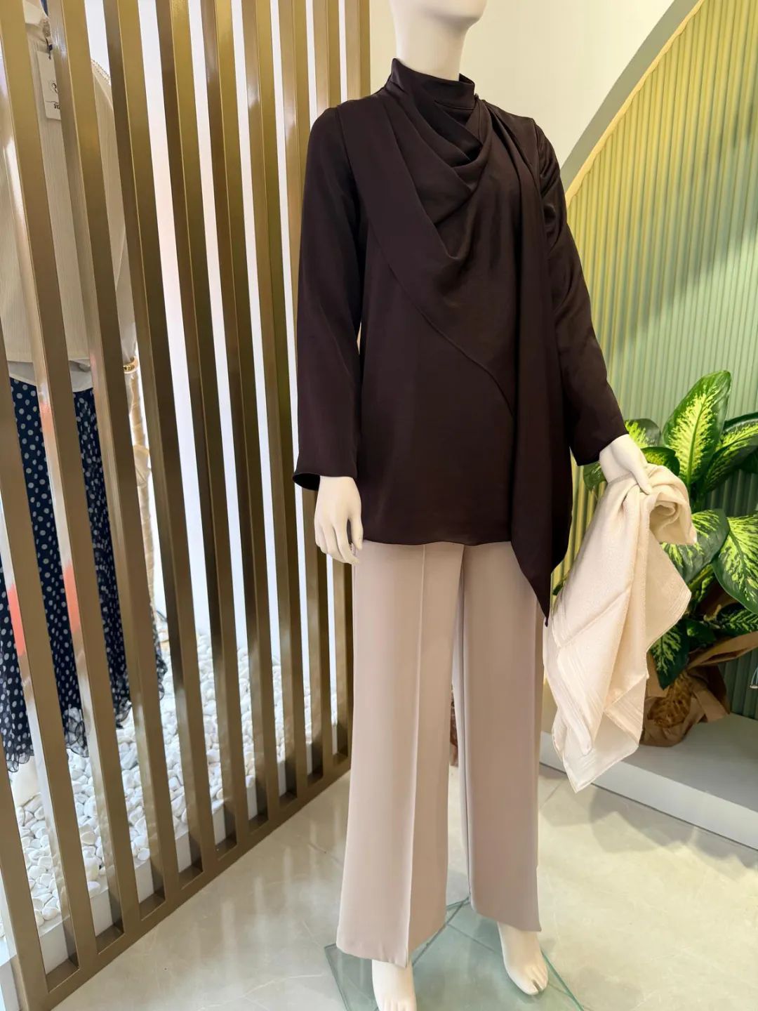 Yakas� �al Detayl� G�mlek Kahverengi