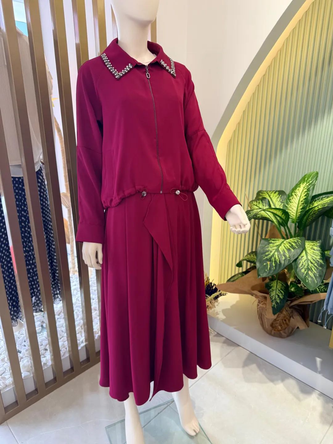 Yakas� Ta�l� Tak�m