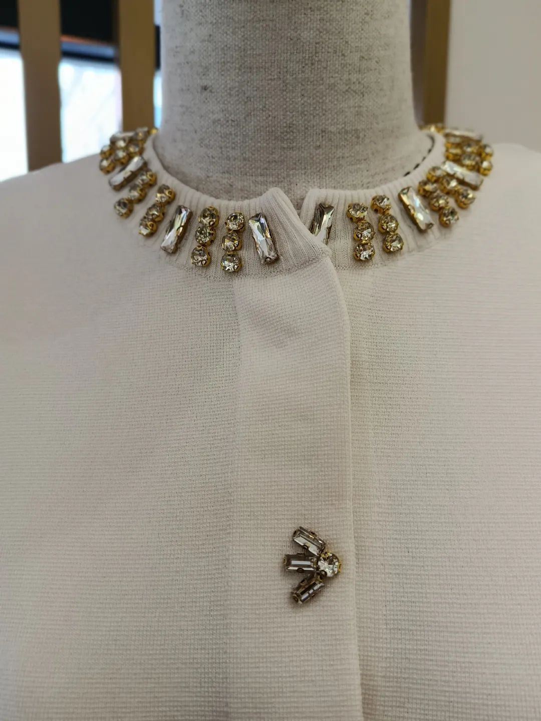 Yakas� Ve �n� Ta�l� Rayon Ceket Ekru