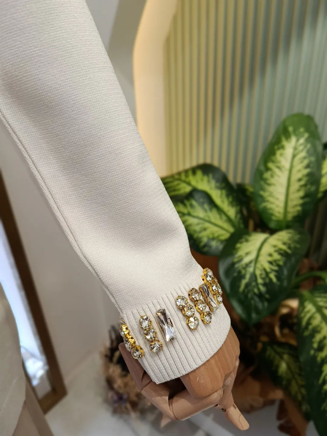 Yakas� Ve �n� Ta�l� Rayon Ceket Ekru