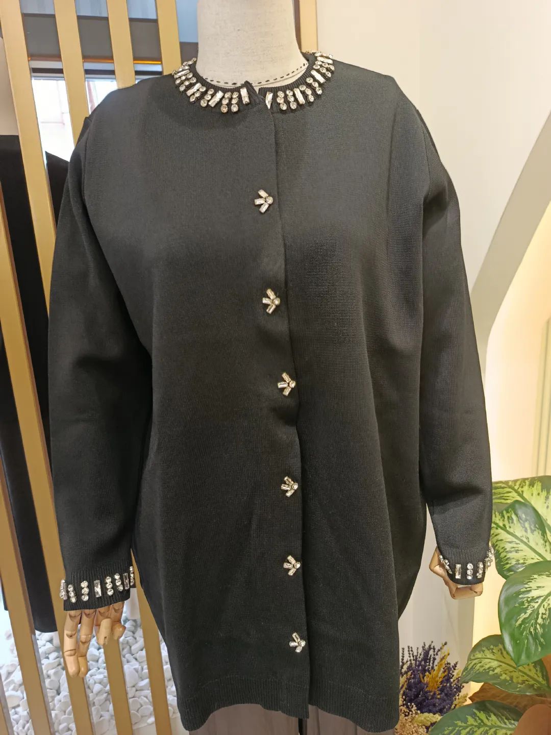 Yakas� Ve �n� Ta�l� Rayon Ceket Siyah