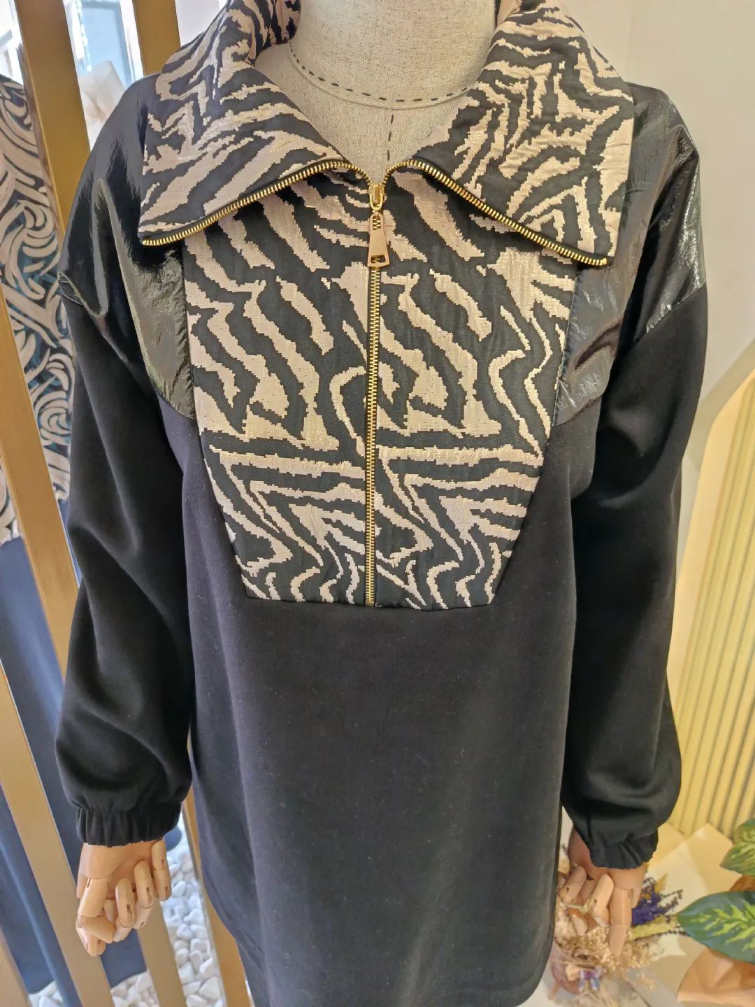 Zebra Jakar Desenli �rme Tak�m Siyah