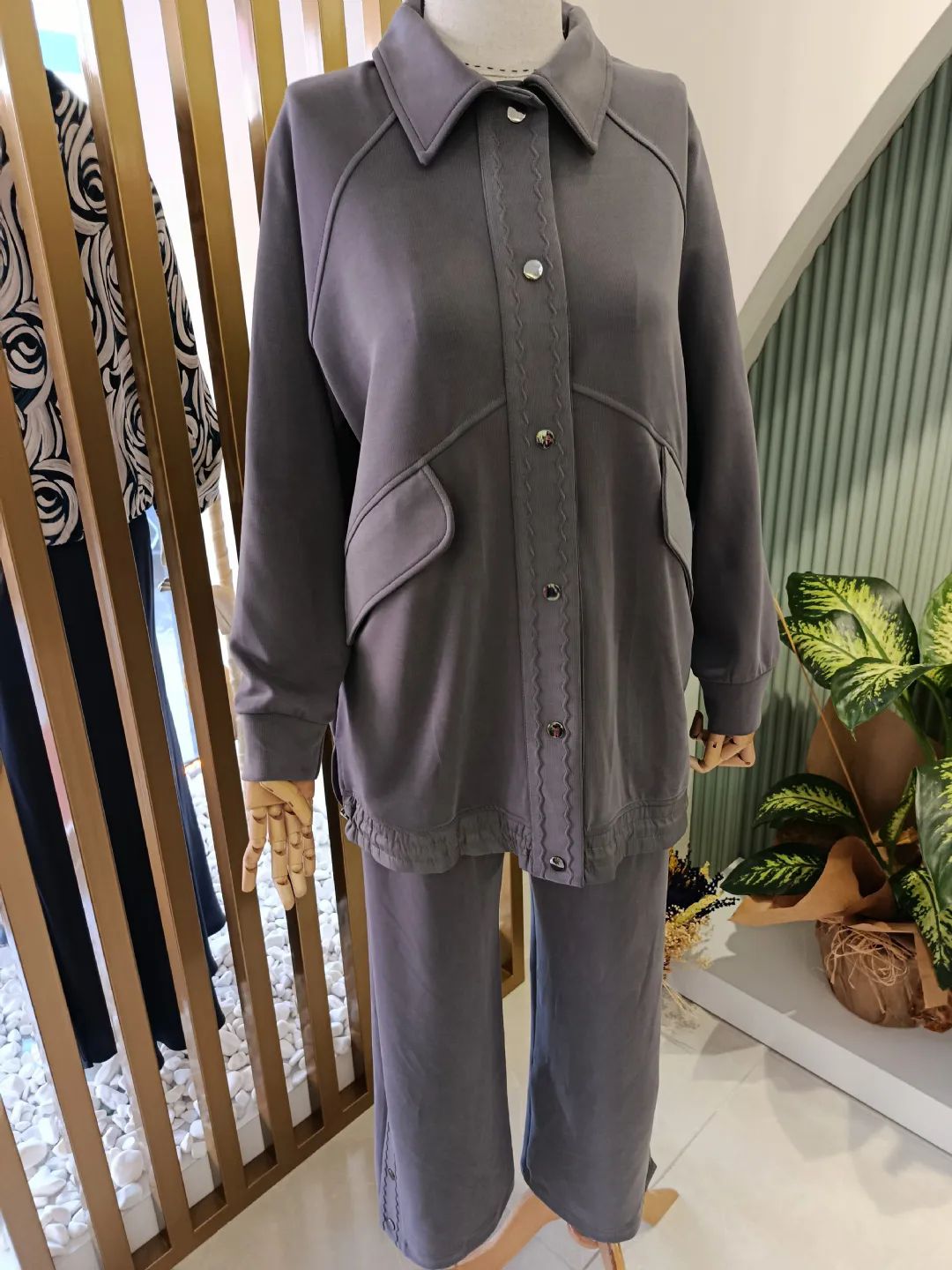 Zikzak-Nervur-Detayli-Takim-Antrasit