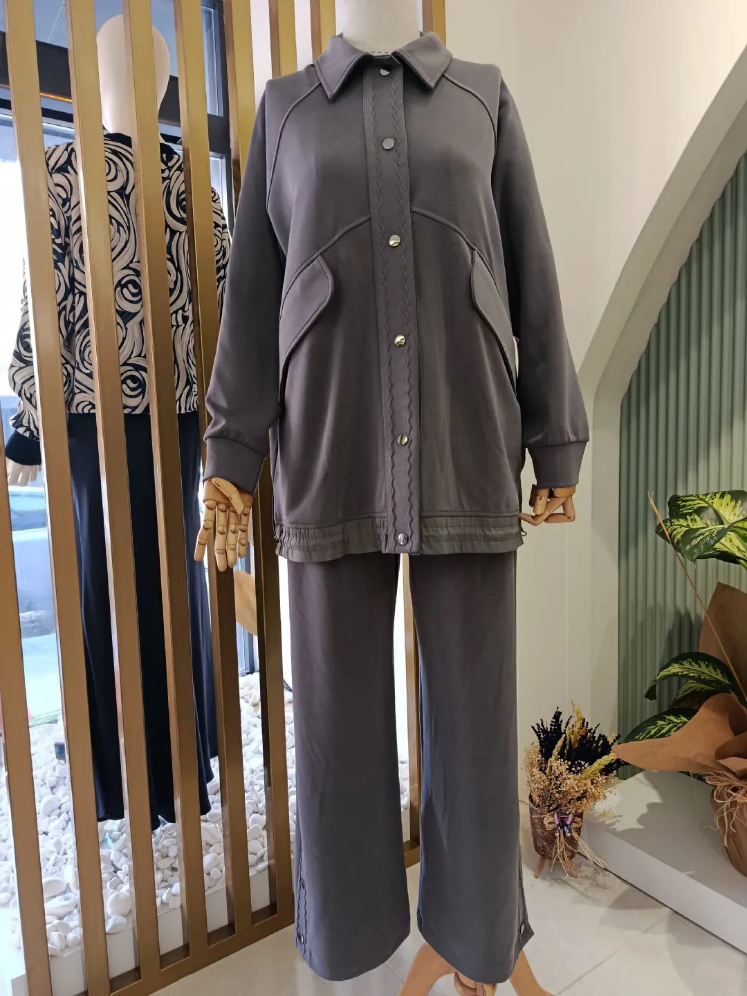 Zikzak-Nervur-Detayli-Takim-Antrasit